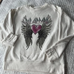 Girls Abercrombie Kids Size 11/12 Def Leppard White w/Graphic Wings Sweatshirt - Picture 1 of 12