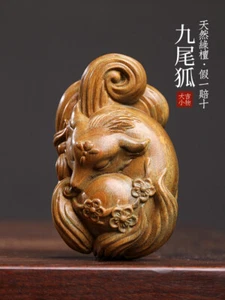 3.6*2.8*6cm Hand Carved Green Sandalwood Netsuke: Nine-Tailed Fox - Picture 1 of 5