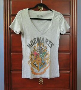 Harry Potter Hogwarts tee gray v-neck t-shirt Small