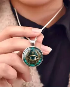 Collar Cadena Ojo Que Todo Lo Ve Amuleto De La Suerte Dios Iluminati Protección - Picture 1 of 4