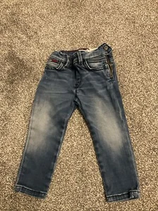 TOMMY HILFIGER INFANTS JEANS AGE 12-18 Months ……..VERY GOOD CONDITION - Picture 1 of 5