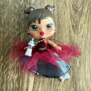 Bratz Babyz Holiday Fashions Muñeca Yasmin Objetivo Exclusivo Vestido, Collar Biberón - Imagen 1 de 7