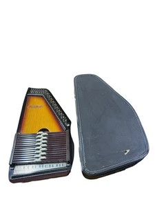 ChromaHarp 15-Chord Autoharp w/ Case - Picture 1 of 7