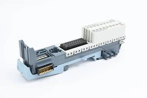 Siemens Simatic ET 200SP Base Unit 6ES7193-6BP00-0DU0 ( 6ES7 193-6BP00-0DU0 ) - Bild 1 von 3