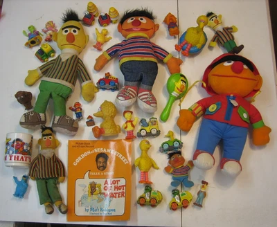 Figuras de peluche de Bert Ernie de colección de coches fundidos a presión de Plaza Sésamo Foto 1 de 4