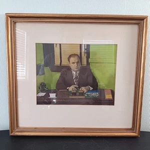 Marshall Field & Co. Signiertes 50er Jahre Arzt am Schreibtisch handgemaltes Foto - Bild 1 von 5
