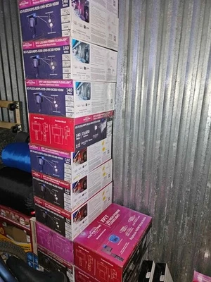 Selling 14 LED flood lights Keystone XFit Each light is 140 watts and gives 1960 Foto 1 de 4