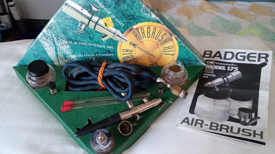 Crescendo Airbrush Kit Model 175-7 by Badger Air-Brush Company Pre Owned  - Image 1 of 4