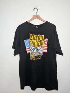 Camicia Lynyrd Skynyrd Adulto XL Bandiera Nera Band Concerto Addio Tour Uomo - Foto 1 di 8