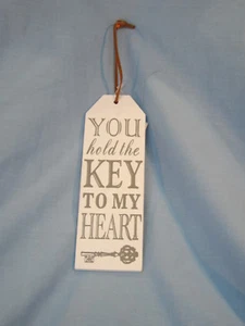 Gisela Graham - "You Hold the Key to My Heart" Hanging Sign - Picture 1 of 3