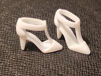 Zapatos de tacón Barbie Playline blancos con correa en T años 90 2000 Foto 1 de 4