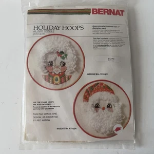 Vintage Bernat Holiday Hoops Mr. & Mrs. Kringle Stitchery Kit - NEW SEALED - Picture 1 of 2