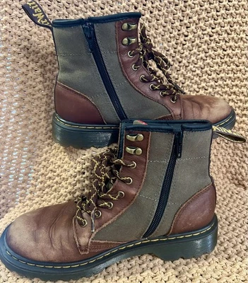 Botas de Combate Dr. Martens Air Wair Niños Jóvenes Dos Tonos Cuadros Marrón Oliva Talla 4 Foto 1 de 4