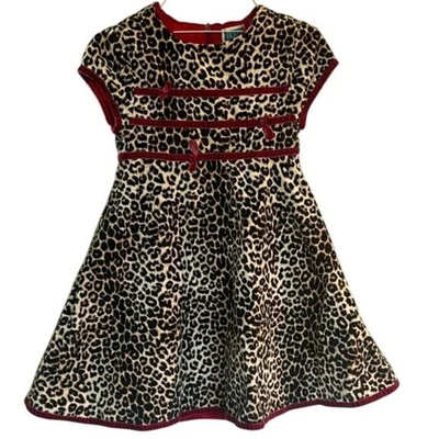 Vestido de férias The Children's Place veludo macio estampa de leopardo animal, tamanho 5 - Imagem 1 de 4