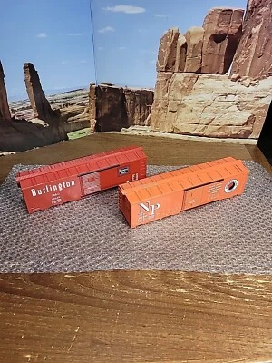 Williams O Gauge Burlington And NP Plastic Shells - Image 1 of 4