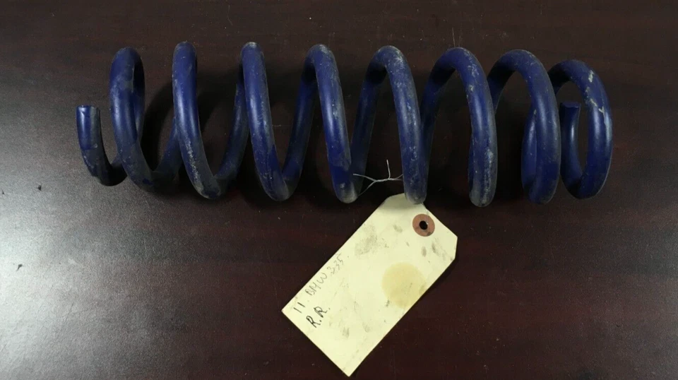 Muelle helicoidal trasero derecho del pasajero BMW 335i 2011-2016 29187 HA (R) OEM. Foto 1 de 4