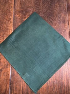 Mens Green Square Pocket Scarf BRAND NEW 100% English Silk 39cmx39cm Subtle Line - Picture 1 of 9