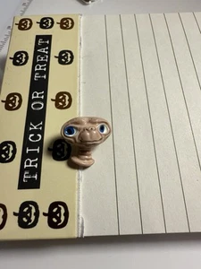 ET Pin 1982 Universal City Studios Starpower E.T The Extraterrestrial Pin - Bild 1 von 2