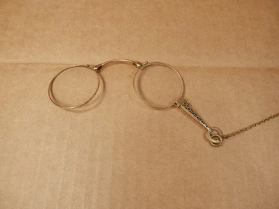 Óculos de ópera antigos Lorgnette com corrente, folheados a ouro amarelo - Imagem 1 de 4