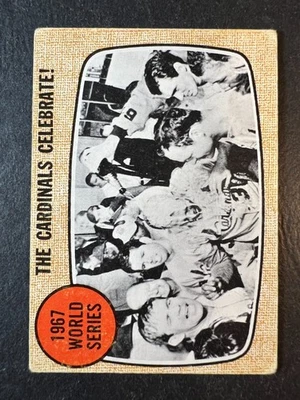 1968 Topps Cardinals Celebrate #158, creased, back stained - Imagem 1 de 2