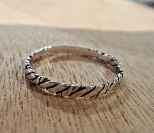 size 9 Sterling Silver 2mm Thin Band with slash rope design Ring - Imagen 1 de 5