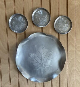 Vintage Hammered Aluminum Tray with 3 coasters - Picture 1 of 6