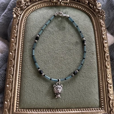 Pulseira de tornozelo com miçangas azuis prata preta berloque tigre 8,5” - Imagem 1 de 2