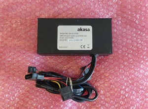 Akasa Interconnect EX AK-HC-07BK Wielofunkcyjny wewnętrzny czytnik kart USB Hub - Zdjęcie 1 z 4