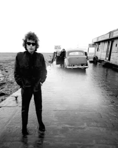 Bob Dylan Iconic In Occhiali da sole Bianco e Nero 8x10 STAMPA FOTO - Foto 1 di 1