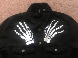 Außenseiter gekreuzte Arme Skelett Hände Horror Geschäft schwarz Denim Punk Jacke S-XL - Bild 1 von 9