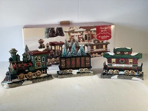 St. Nikolausplatz Weihnachtsdorf Sammlung 3-teiliges Zugset, 2008 GEBRAUCHT MIT BOX - Bild 1 von 19