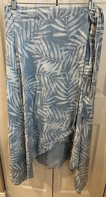 Falda larga asimétrica floral azul suave envolvente suave usada en excelente estado Foto 1 de 4