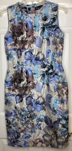 Damen Vera Wang Silber Blau Blumen Brokat Seide? Ärmelloses Etuikleid Gr. 6 - Bild 1 von 5