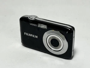 Fujifilm Finepix JV200 14.0 megapixel 3x Digital Camera TESTED - Picture 1 of 2