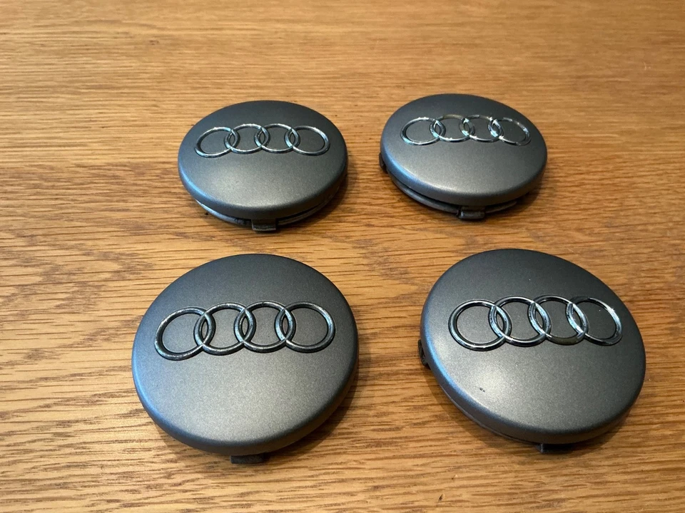Tapacubos centrales de aleación Audi TT Mk1 x 4 originales 4B06011707ZJ QUATTRO SPORT 240 Foto 1 de 2