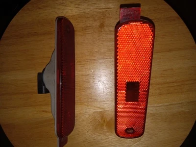 Chevrolet Cobalt 2005-2010 Sidemarker Lights Coupe Pair Unbroken - Image 1 of 3