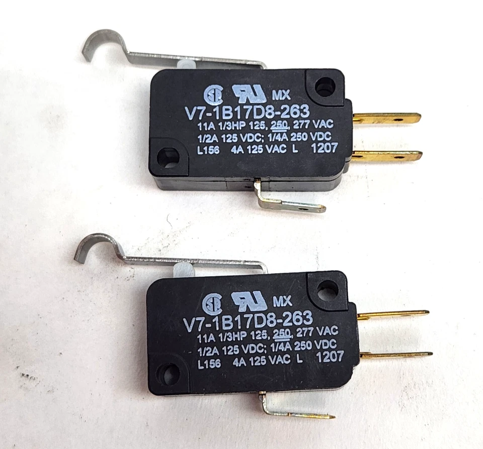 HONEYWELL V7-1B17D8-263 3-pin Micro Switch 277V 11A SPDT Simultd Roller Lever