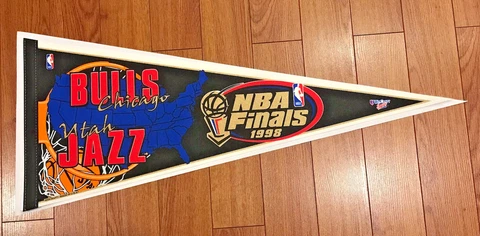 1998 NBA Finals Chicago Bulls Utah Jazz Wincraft Pennant Ultra Pro Sleeve USA Cover