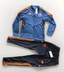 Adidas Traininganzug. Größe M. Neue mit Etiketten. - Bild 1 von 2