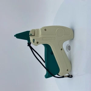 NEW IN BOX Tach-It 2 Tagging Gun for Clothing Price Label Needle No Fasteners - Picture 1 of 6