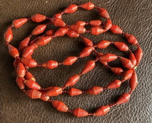 Collana di perle di carta rosse fatte a mano vintage 54 pollici - Foto 1 di 4