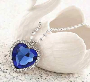 NEW Titanic Heart of the Ocean Necklace & Pendant with Blue Crystal Rhinestone - Bild 1 von 1