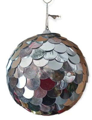 Pallina di natale con paillette colore argento, 10 cm, Marca DueEsse - Immagine 1 di 2