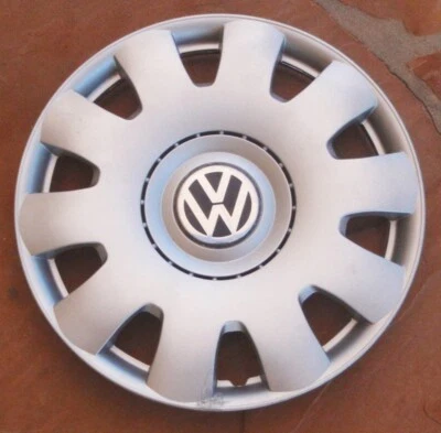 2003 - 2011 04 05 06 07 08 09 10 11 Volkswagen VW Jetta Golf Hubcap 15" Replica - Image 1 of 3
