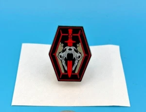 Call of Duty: Modern Warfare III ""Espada en Calavera"" PIN Esmalte de Coleccionista - Imagen 1 de 2
