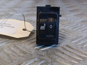 Bouton commande siège chauffant avant - PEUGEOT 508 I (1) - 98019840ZD - (2) - Picture 1 of 4