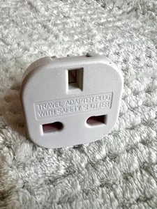 UK British to USA Outlet Plug Adapter Travel Power Model 9628 MG LTD - Bild 1 von 8