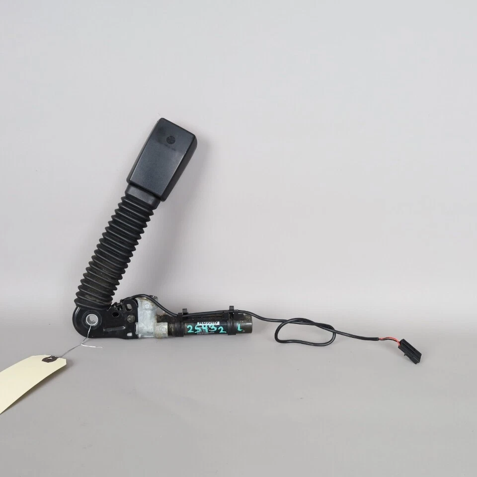 2001-2006 BMW 325ci 330ci Left Front Seat Belt Buckle 72118257789 OEM Used Foto 1 de 4