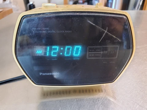 Vintage Panasonic Alarm Clock Radio Vintage Model RC-55 Made in Japan Cover