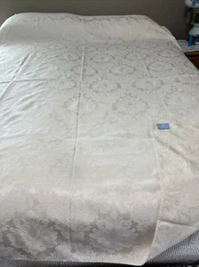WEDGWOOD ENGLAND Table cover Ivory Cotton Brocade Washable An  Dryable  Beautifu - Picture 1 of 12